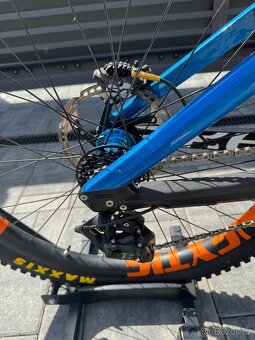 Prodám DH kolo Mondraker SUMMUM ProTeam Carbon 85 000 Kč - 8