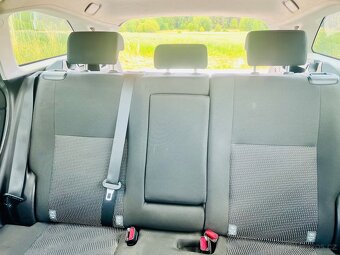 Auris kombi 1.6 97kW - 8
