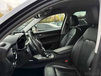 Alfa Romeo Stelvio 2018 - 8