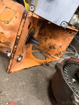 Hydraulické čerpadlo z mulčovače - 8