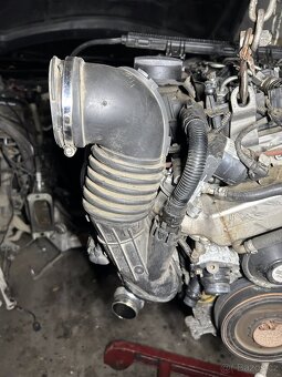 BMW E91 320D díly z motoru N47D20C - - 8