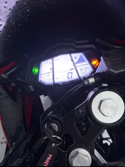 Yamaha YZF-R125 - 8