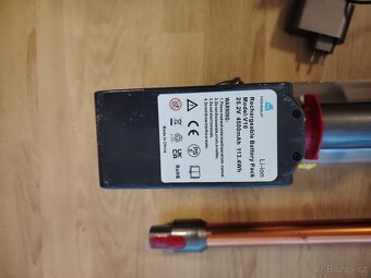 Aku bezdrátový vysavač Dyson V10 - 8