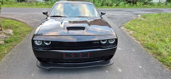 DODGE CHALLENGER 5,7 HEMI 2019 33000 km - 8