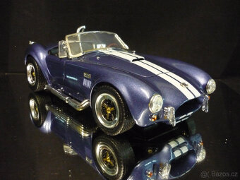 Shelby Cobra 427 S/C Road Tough 1/18 - 8