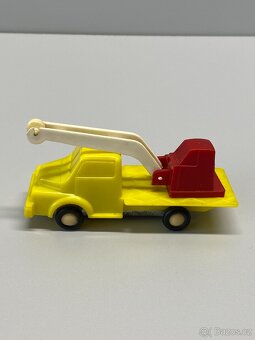 hračky staré hračky autíčka igra jeřáb - 8