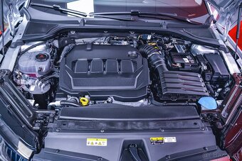 Škoda Octavia SCOUT 2,0Tdi nafta 147kw-4x4 DSG PANORAMA - 8