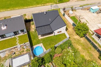 Novostavba 4+1 s bazénem, - 8