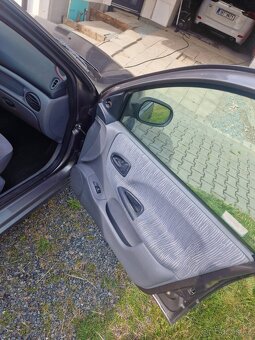 Renaul megane 1.4 16v 20001 najeto 245 tisíc kilometru - 8