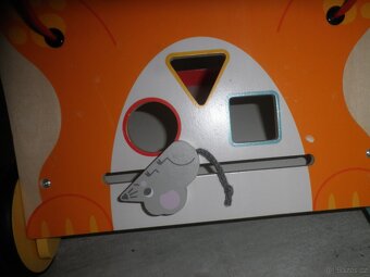 Dětské chodítko s interaktivní hračkou Janod - 8