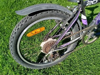 Rock Machine Surge 20 - 8