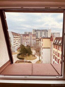 Neprůchozí pokoj - 8