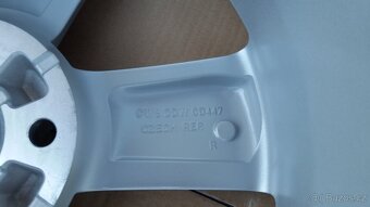 NOVÉ originální ALU kola ŠKODA 5x112 R17 Karoq Yeti Octavia - 8