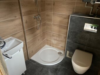 Hledám stavební firmu na dostavbu domu s apartmány - Lipno - 8