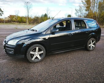 Prodám Ford Focus Ghia 1.6 benzín v dobrém stavu - 8