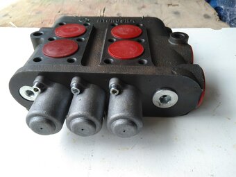 hydraulický rozvádzač R-100 - - 8