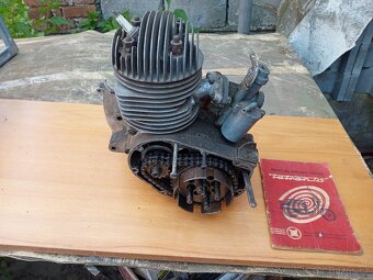 Motor + návod skútru Manet Tatran S 125 - 8