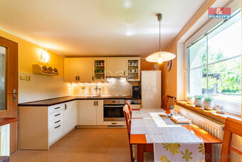 Prodej rodinného domu, pozemek 857m² v Pomezí nad Ohří - 8