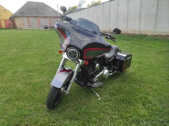 HARLEY DAVIDSON FLHX Street Glide - 8