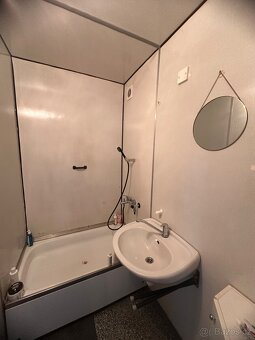Pronájem bytu 2+kk s 2 balkony – 50 m², 11. patro - 8