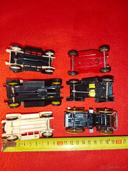 Autíčka veteráni zn. IGRA 11 ks, SMĚR 2 ks atd. 14 ks celkem - 8