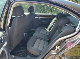 ŠKODA OCTAVIA 1.6 85 KW FSI - BENZÍN - 8