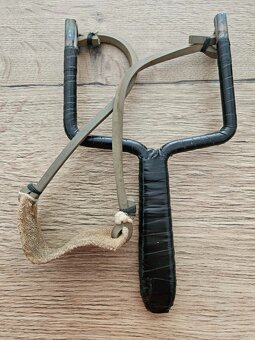 TERČ,KNIHY,DOZY,KARTY,HŘÍBEK,TERMOSKY1,9l - 8