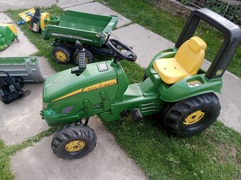 Šlapací traktor John Deer - 8