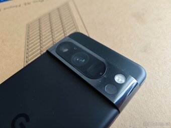 Google Pixel 8 pro 256gb, hromada krytu. - 8