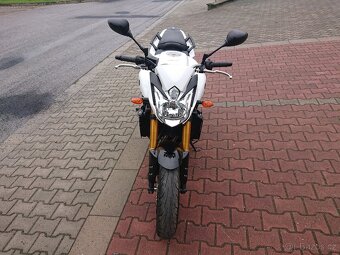 Yamaha FZ8 N 2010 - 8