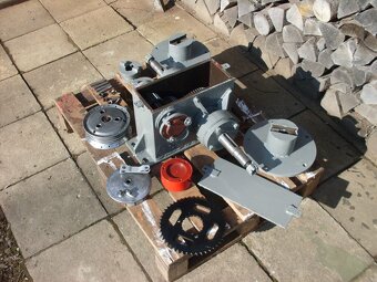 Prodám převodovou skříň - nápravu - 8