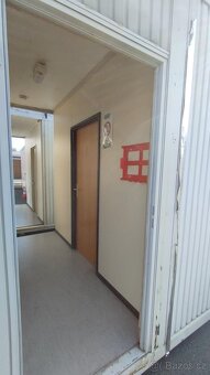 Obytný modul s kuchyní a se sprchama / 10m délky - 8