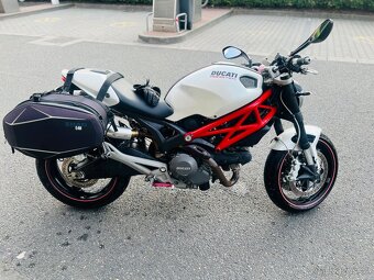 Ducati Monster 696 - 8
