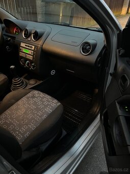 Prodám - Ford Fiesta 2004 - 8