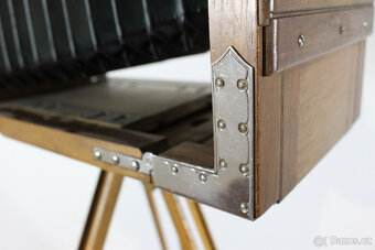 starožitný fotoaparát se statívem - 8