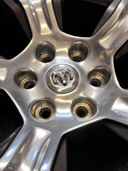 6x139.7 R20 Originál Dodge RAM 1500 model 2022 + senzory - 8