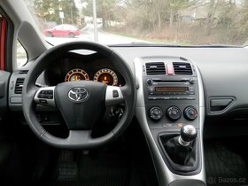 Toyota Auris 1.6i 97Kw, 1.maj. ČR, Klima, +sada ALU kol - 8