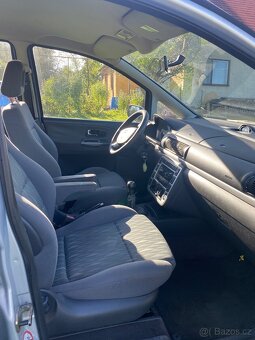 Ford Galaxy - 8