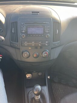 Hyundai i30 koupeno v ČR - 8