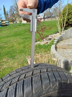 Zimní pneumatiky 205/55 r16 - 8