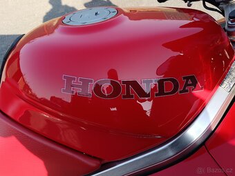 Honda VFR 750 - 8