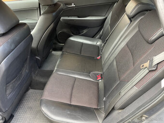 Hyundai i30 1.6crdi kombi - 8