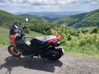 Prodám skůtr Aprilia SR GT 125 - 8
