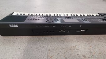 El. klávesy Korg s příslušenstvím - 8