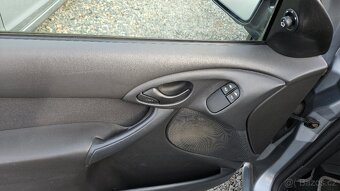 FORD FOCUS 1,6 16V COMFORT - 8