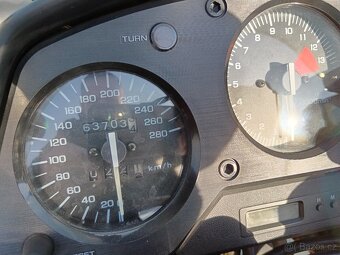 Honda VFR 750 - 8