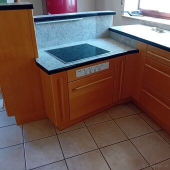 Kuchyňská linka se spotřebiči - 8