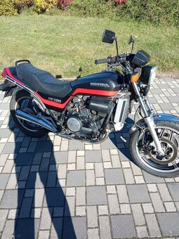 Honda VF750 s - 8