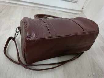 Vínově červená kabelka - 8