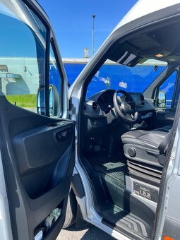 Mercedes Benz Sprinter 907 - 8